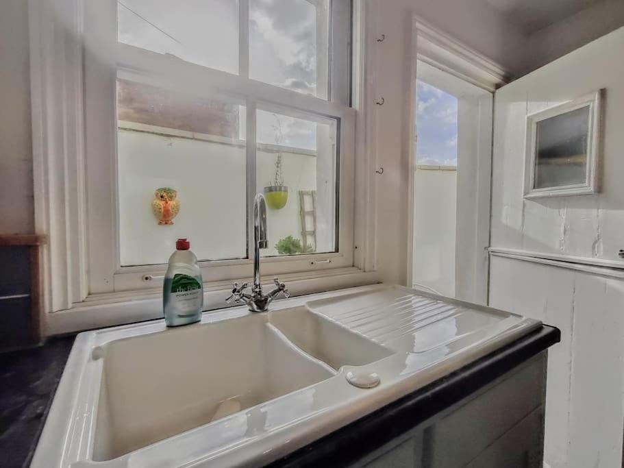 Cute Cottage 5 Min Walk From Cafes Station And Sea Hastings Extérieur photo